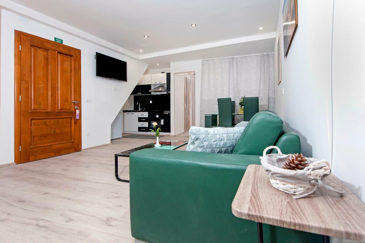 Studio Apartment Magic โรวีน ภายนอก รูปภาพ