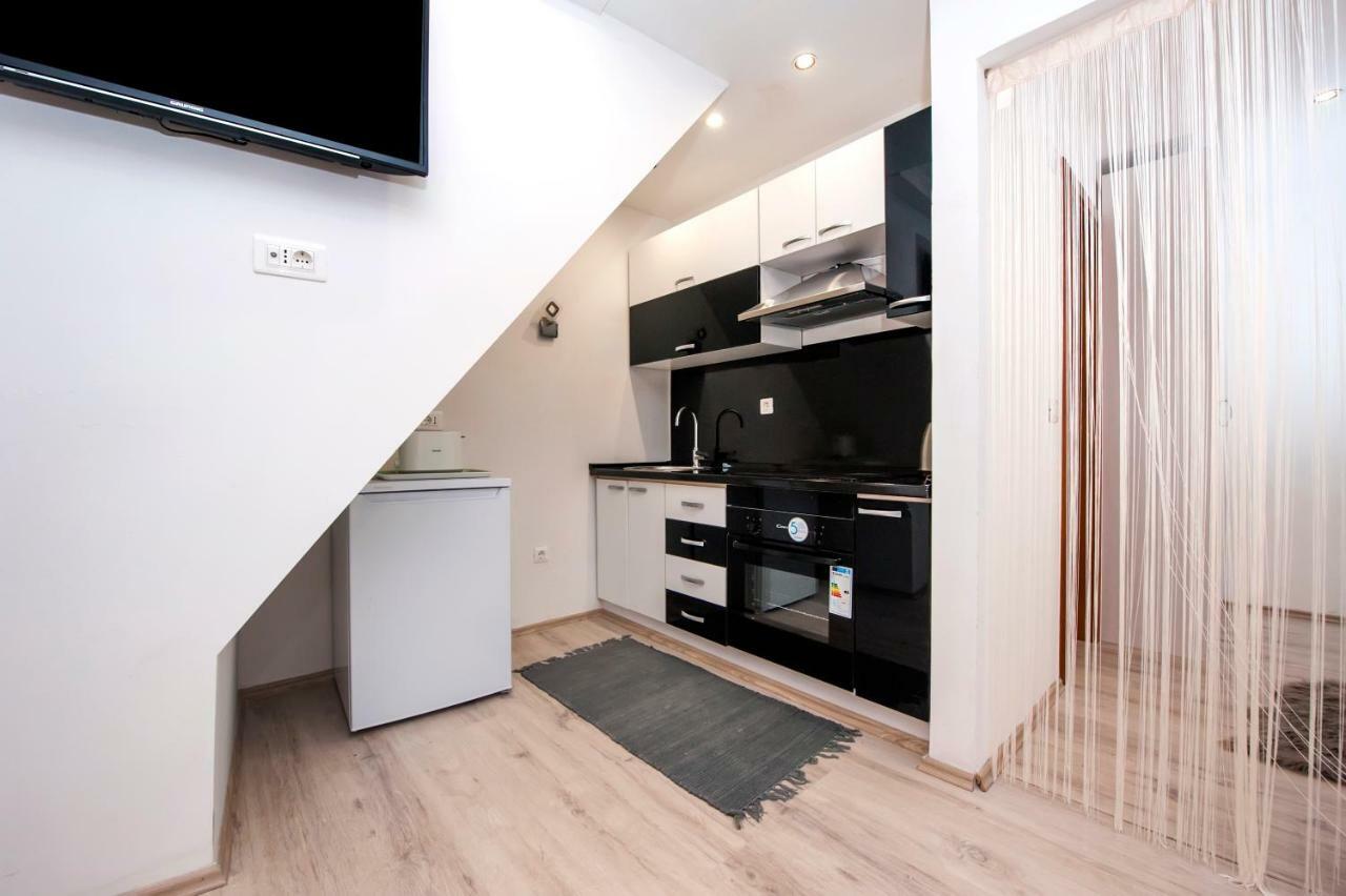 Studio Apartment Magic โรวีน ภายนอก รูปภาพ