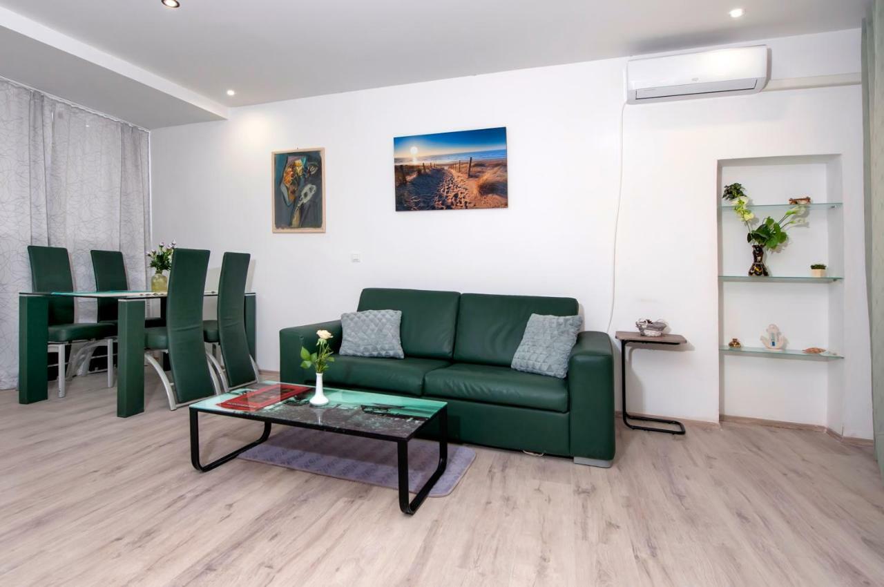 Studio Apartment Magic โรวีน ภายนอก รูปภาพ
