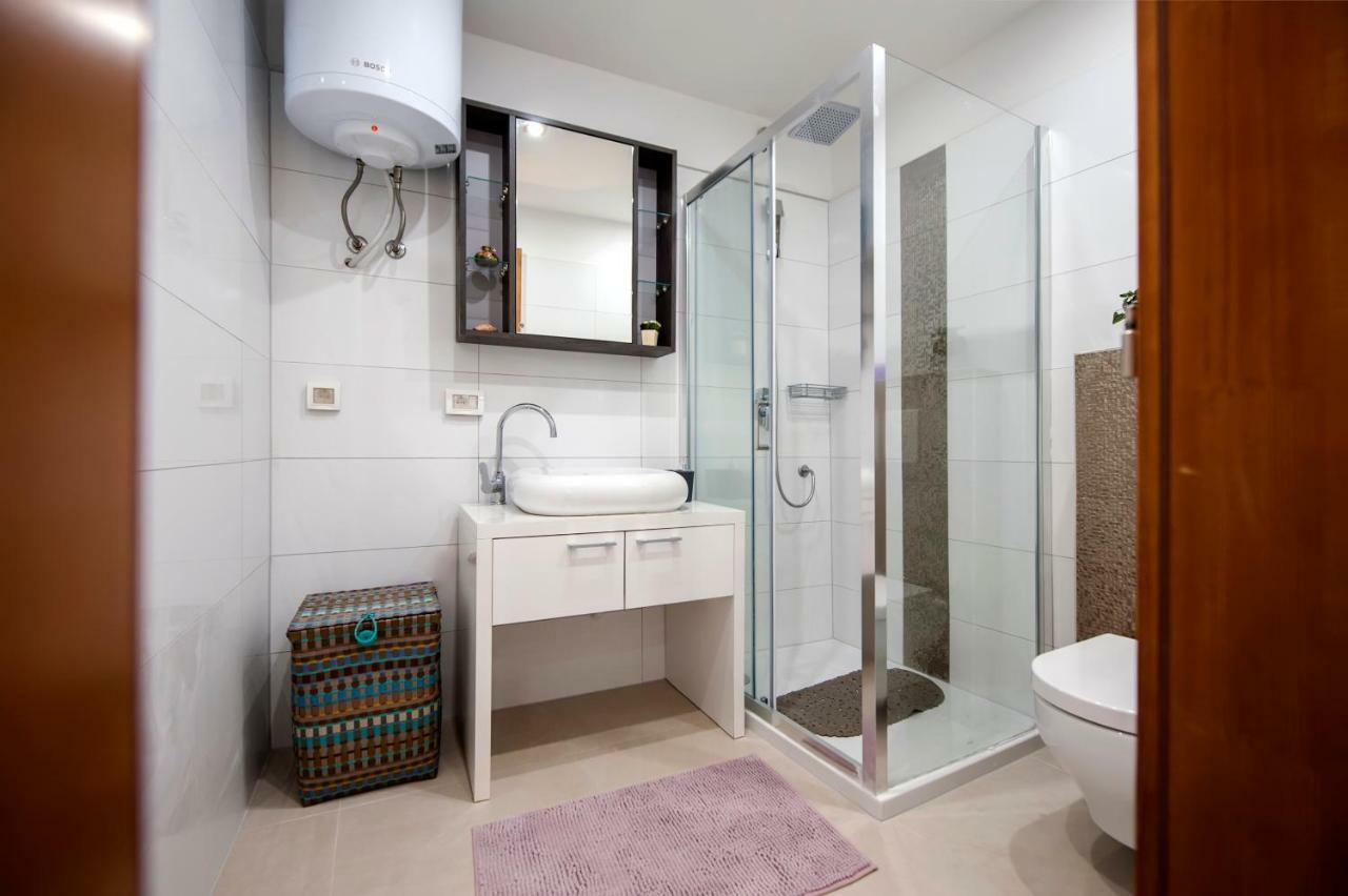 Studio Apartment Magic โรวีน ภายนอก รูปภาพ